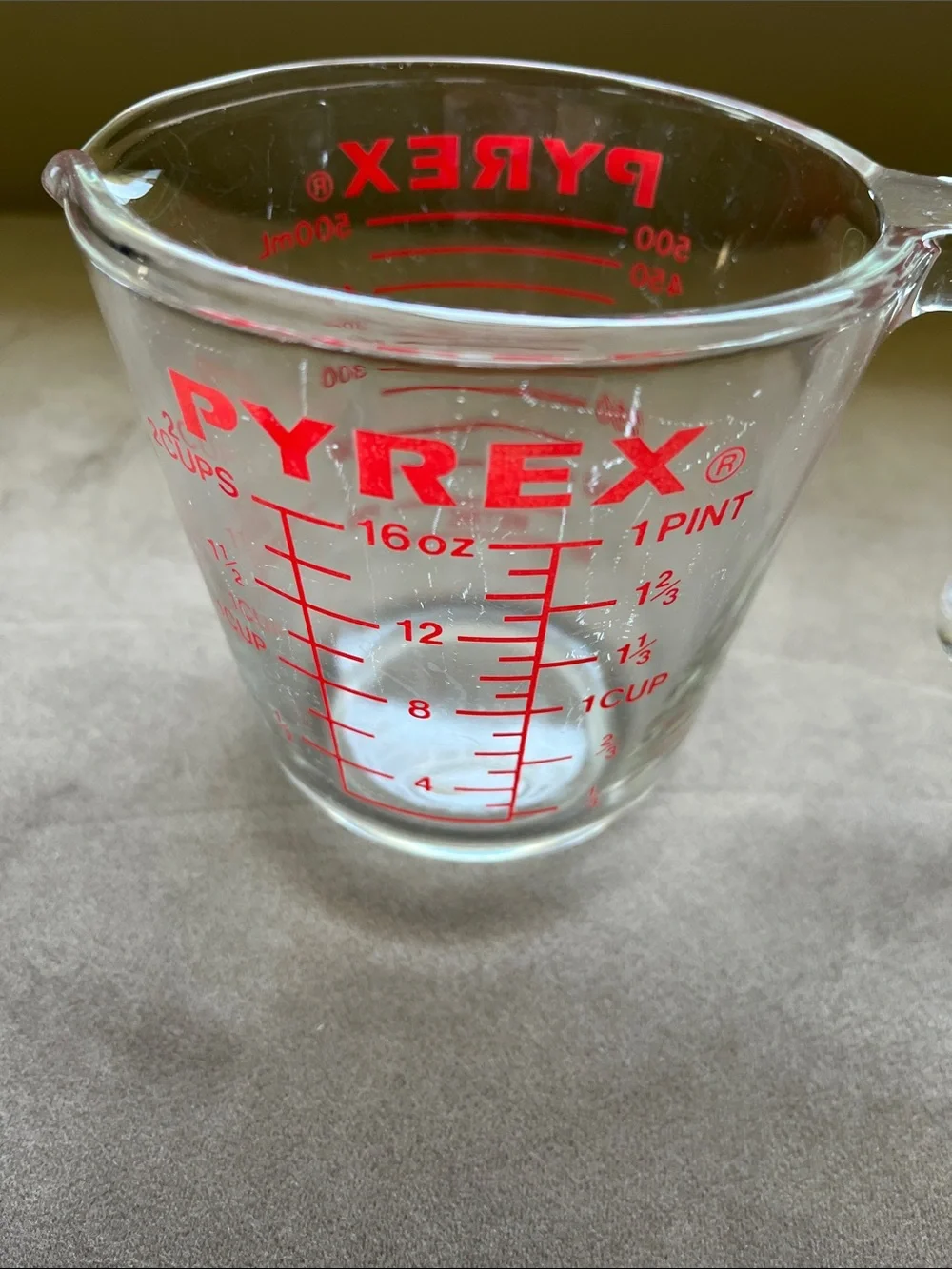 2 Cup Pyrex Glass Measuring Cup with Red Scale #516
